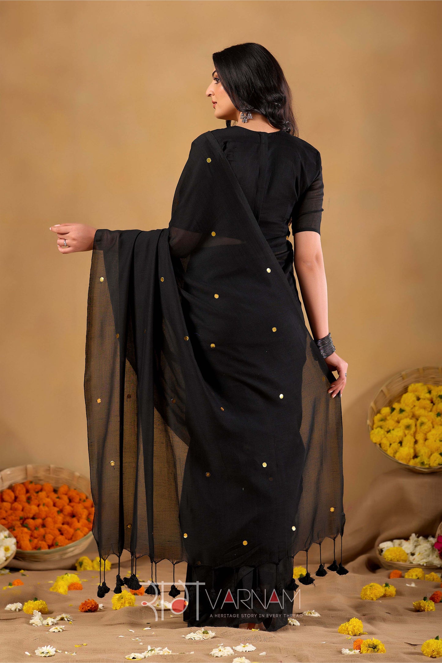 Raag Varnam Black Handloom Gini Cotton Saree