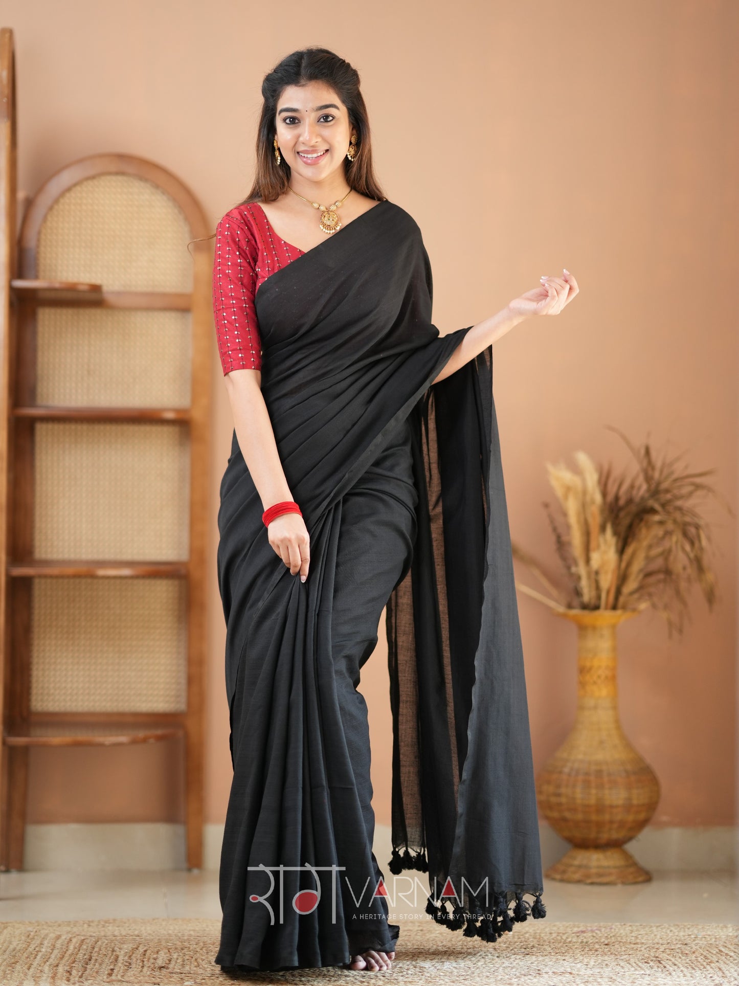 Raag Varnam Black Handloom Cotton Saree With Designer Blouse