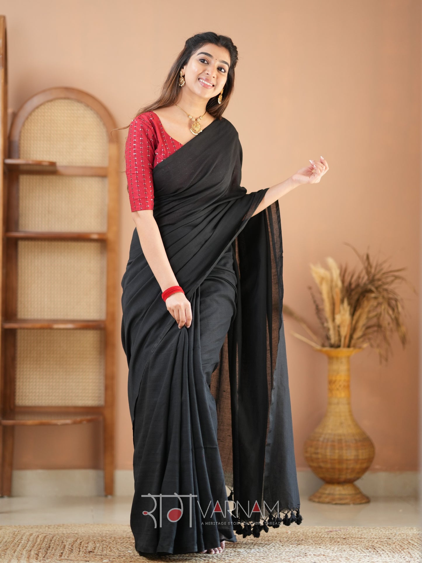Raag Varnam Black Handloom Cotton Saree With Designer Blouse