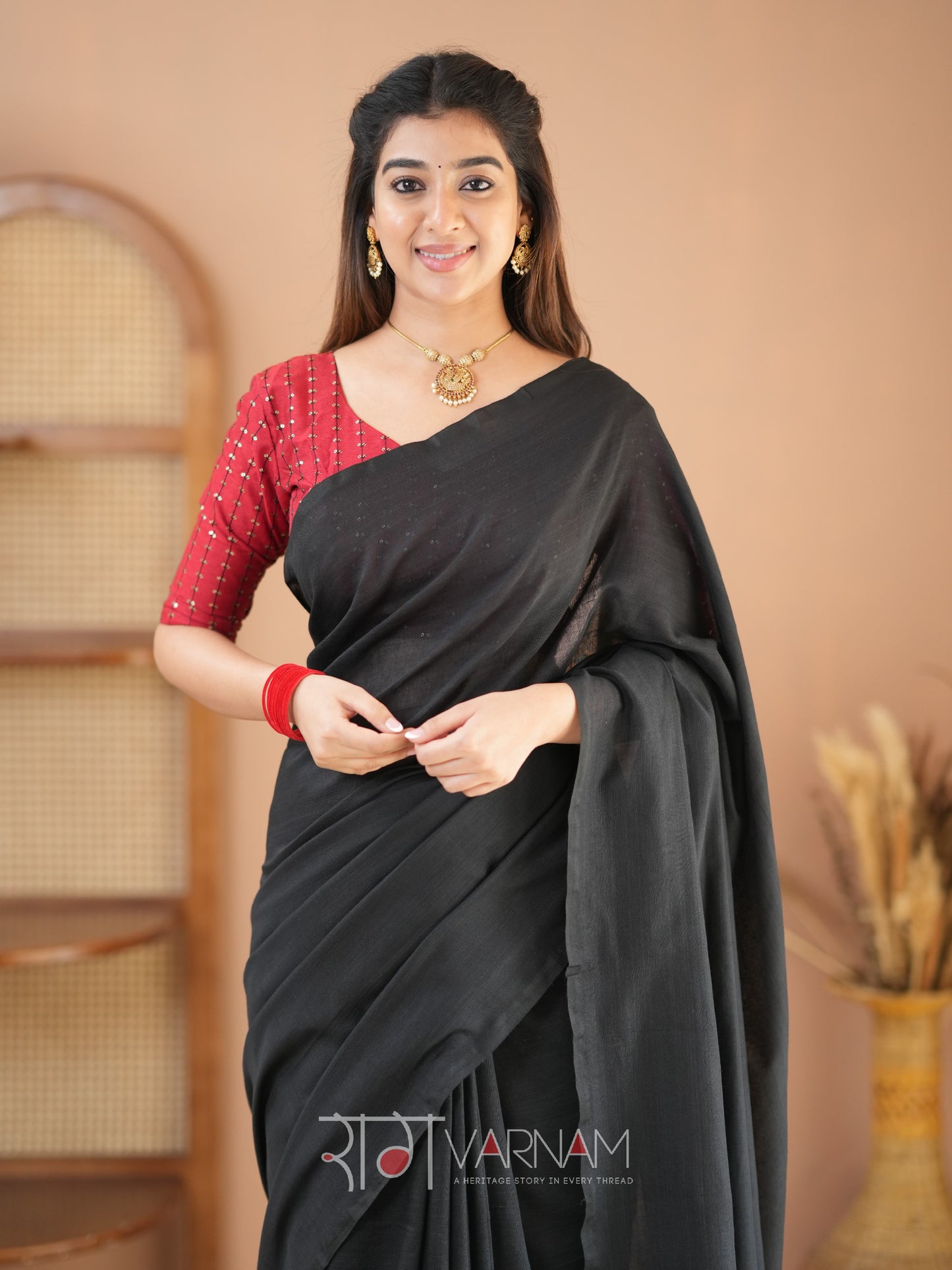 Raag Varnam Black Handloom Cotton Saree With Designer Blouse