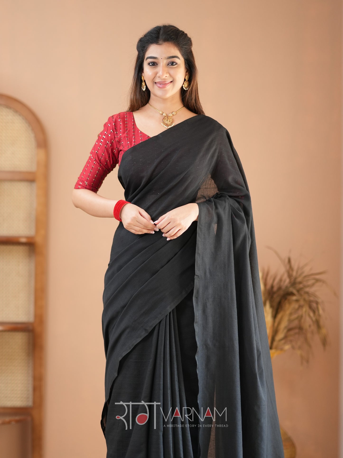 Raag Varnam Black Handloom Cotton Saree With Designer Blouse