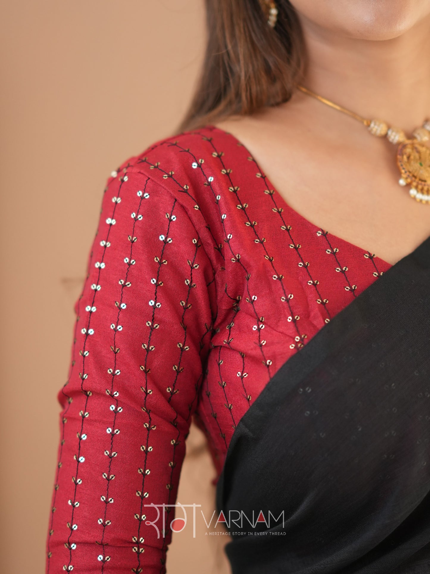 Raag Varnam Black Handloom Cotton Saree With Designer Blouse
