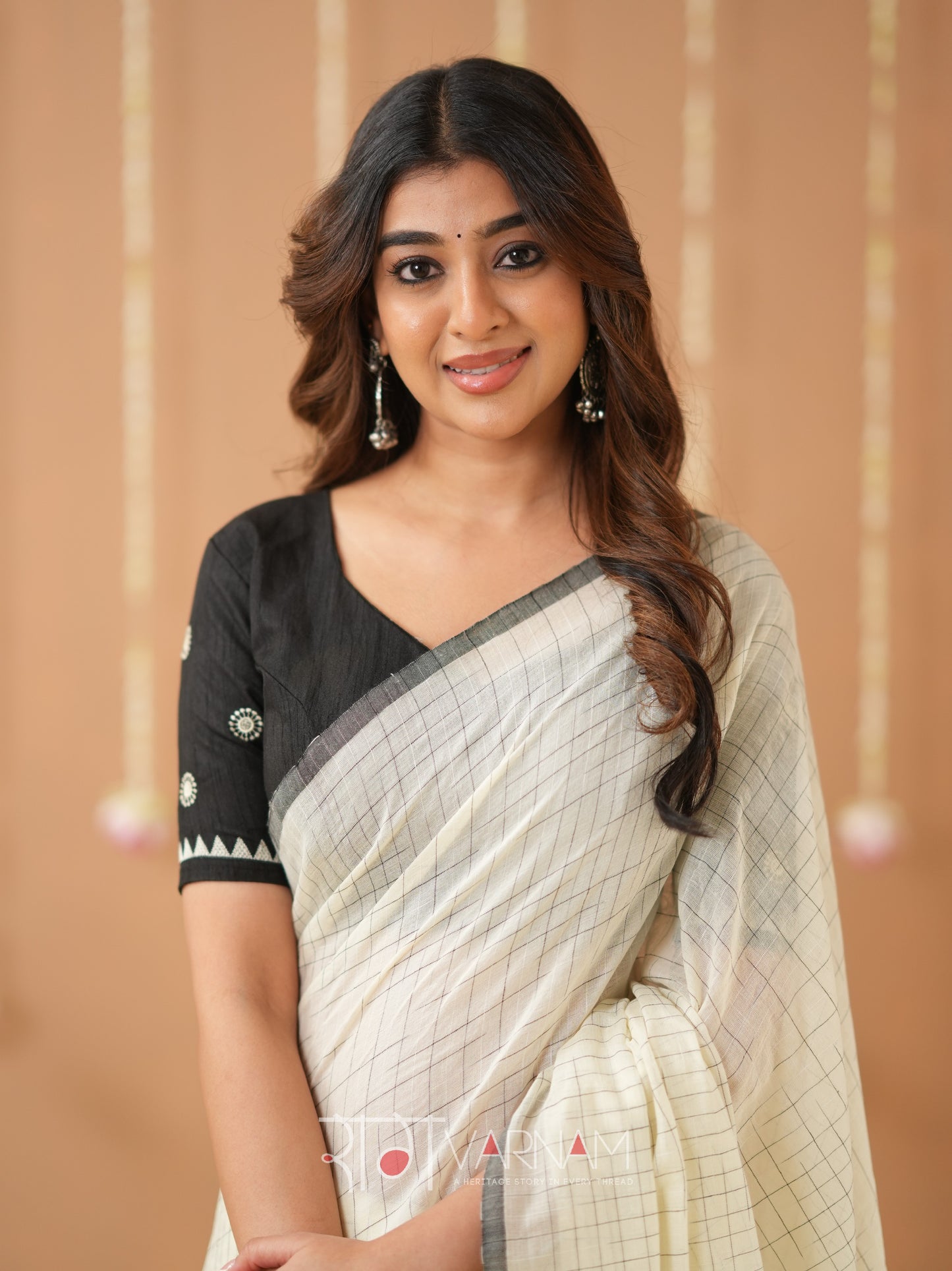 Raag Varnam White Handloom Cotton Saree with Designer Blouse