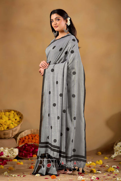 Raag Varnam Grey Handloom Print Cotton Saree