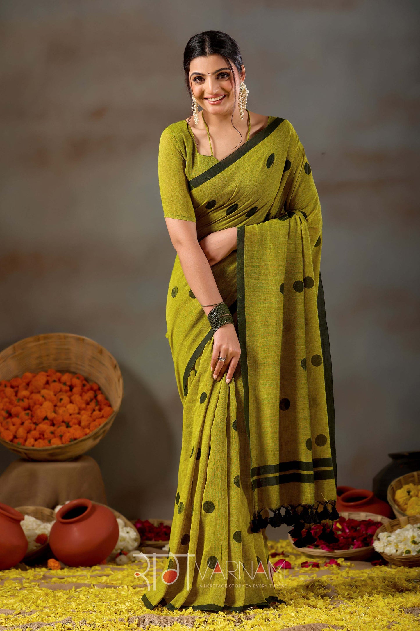 Raag Varnam Mehandi Green Handloom Print Cotton Saree