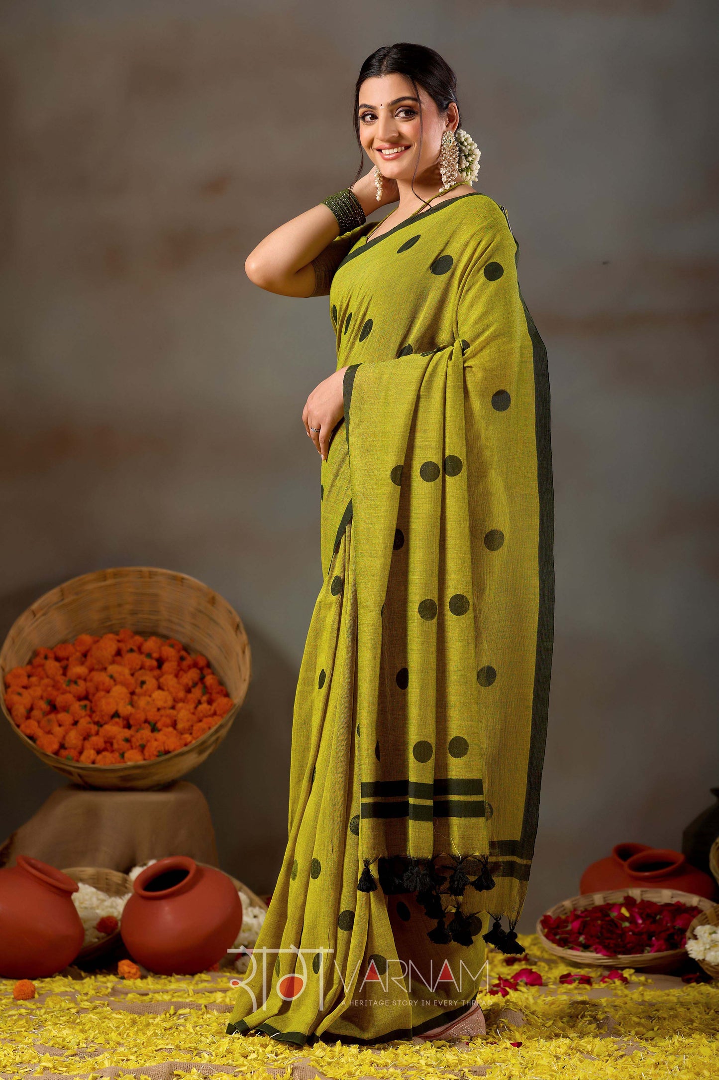 Raag Varnam Mehandi Green Handloom Print Cotton Saree