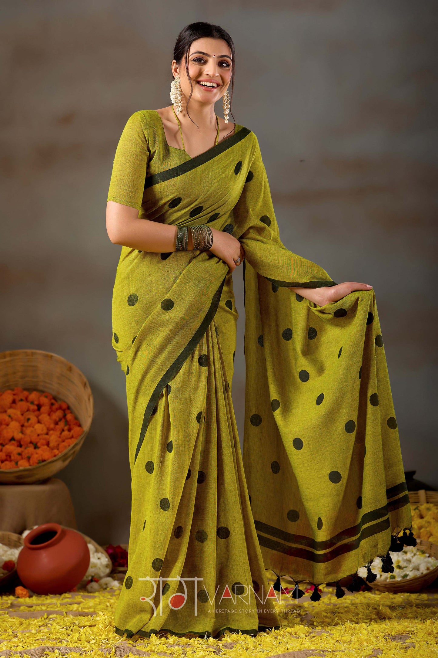 Raag Varnam Mehandi Green Handloom Print Cotton Saree