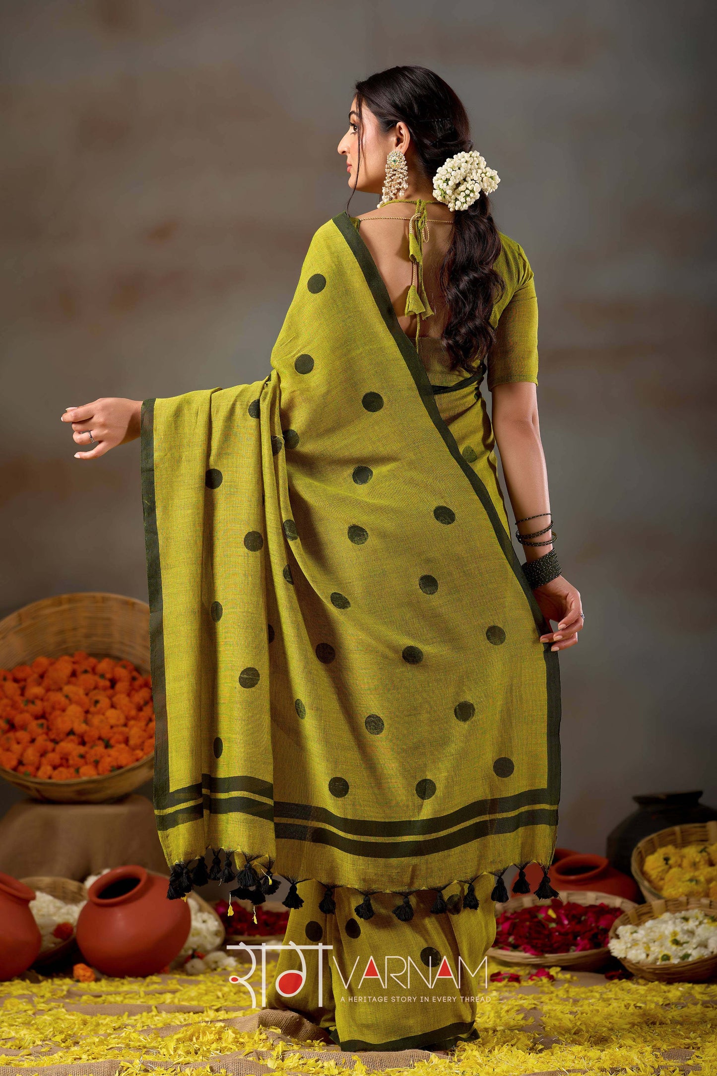 Raag Varnam Mehandi Green Handloom Print Cotton Saree