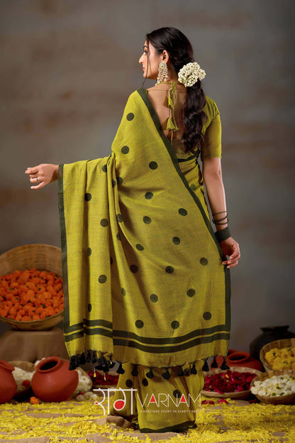 Raag Varnam Mehandi Green Handloom Print Cotton Saree