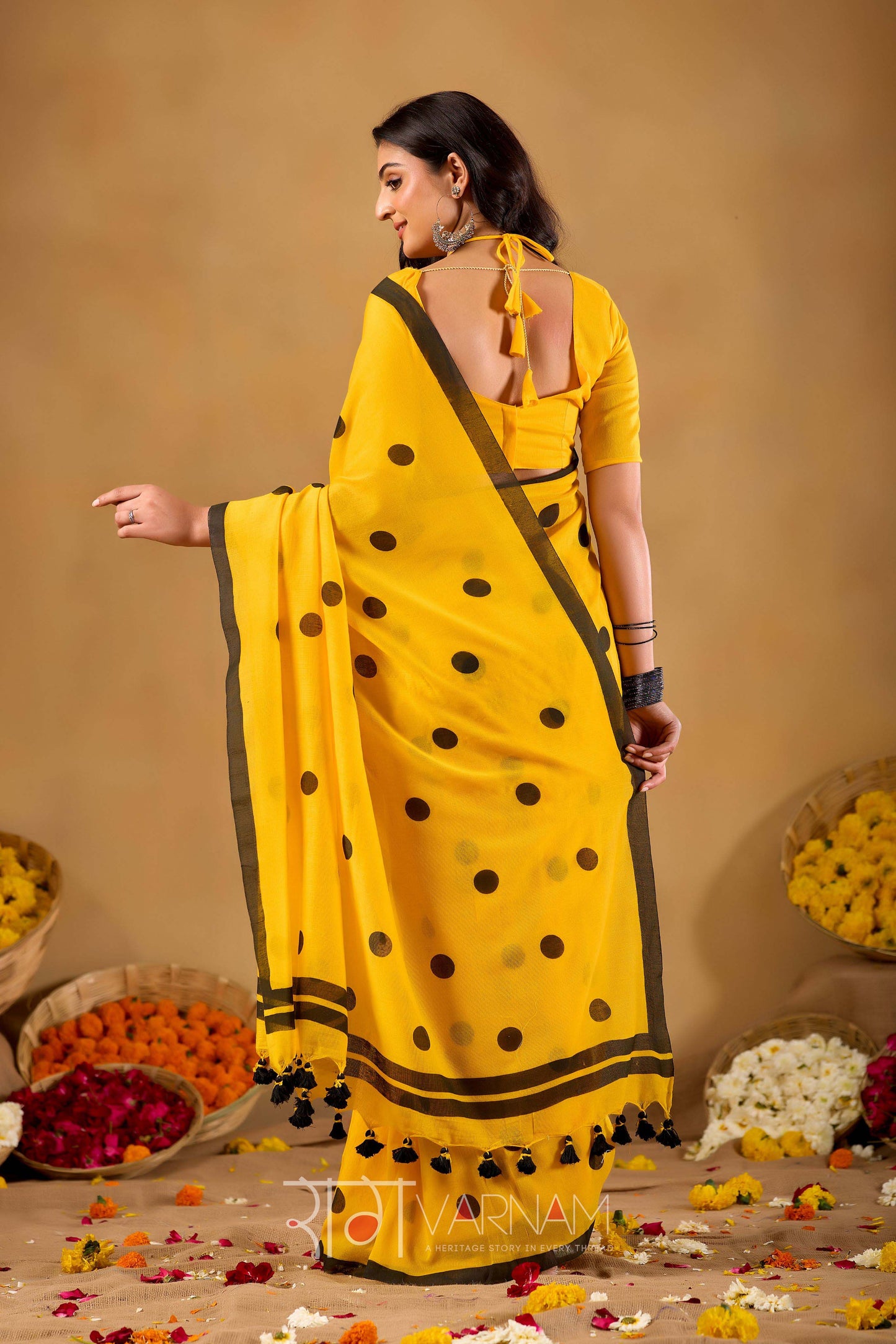 Raag Varnam Mustrad Yellow Handloom Print Cotton Saree