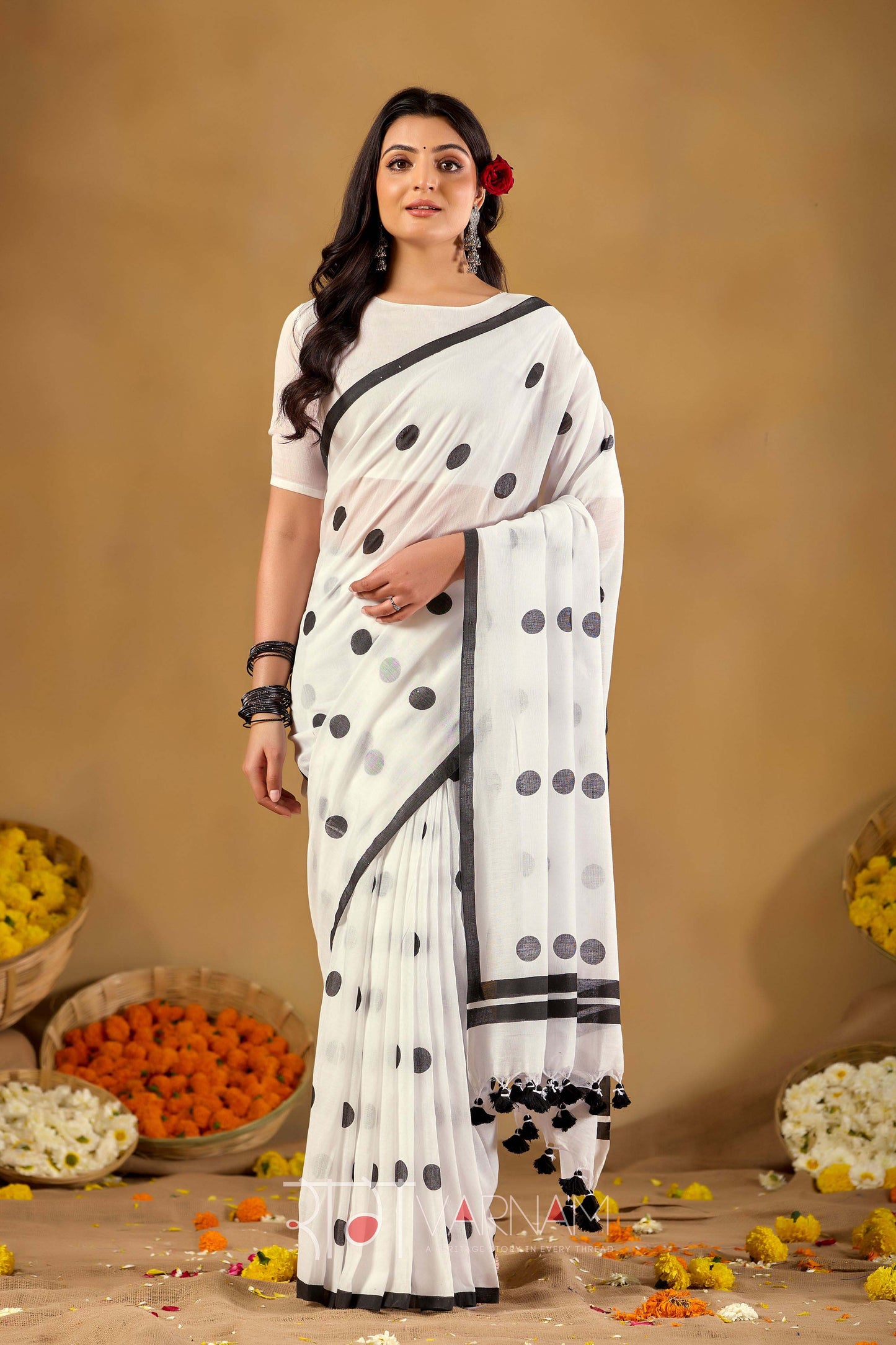 Raag Varnam White Handloom Print Cotton Saree