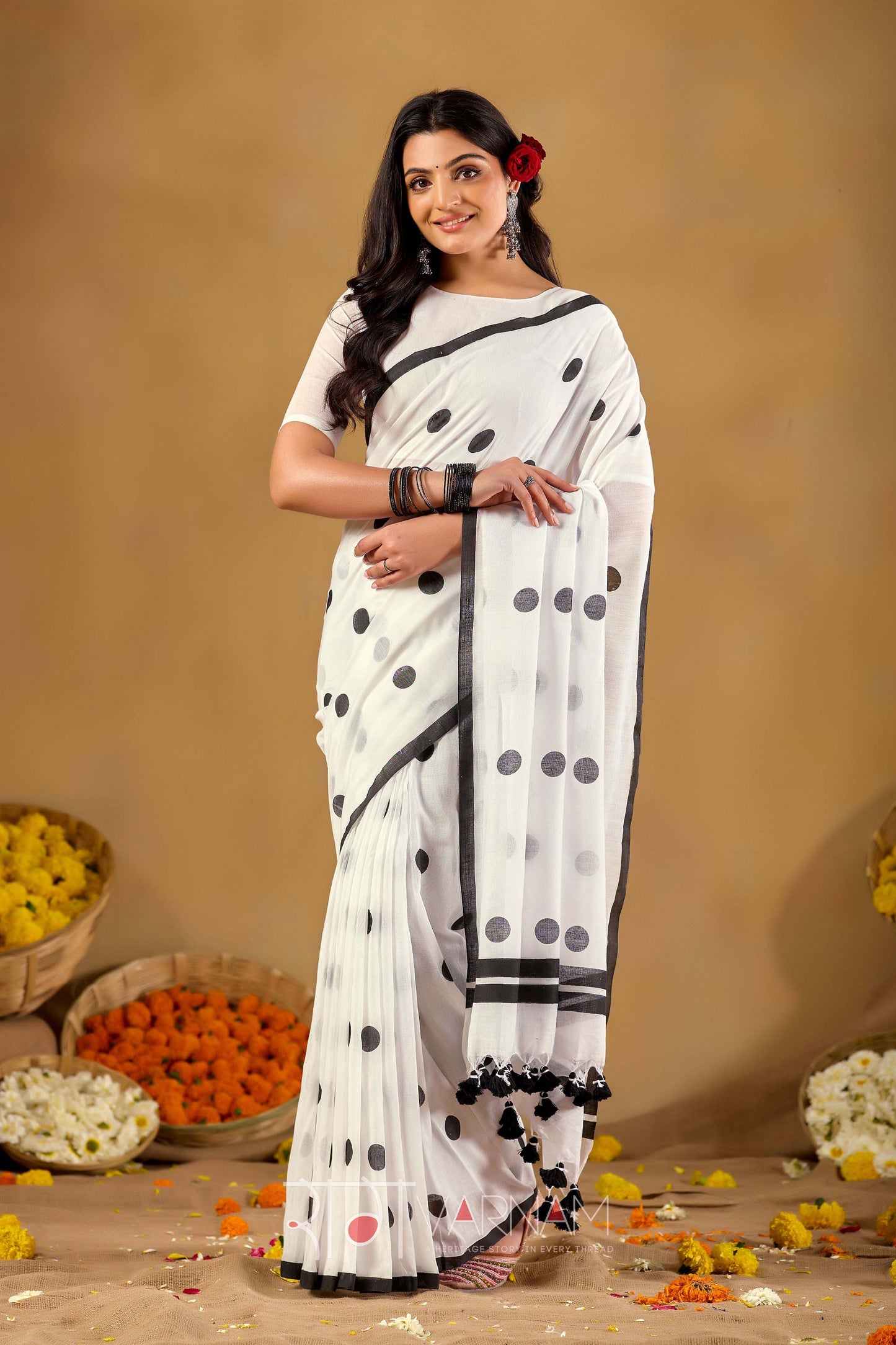 Raag Varnam White Handloom Print Cotton Saree