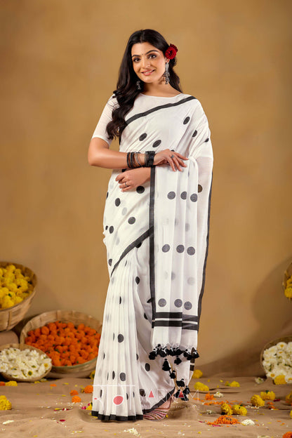 Raag Varnam White Handloom Print Cotton Saree