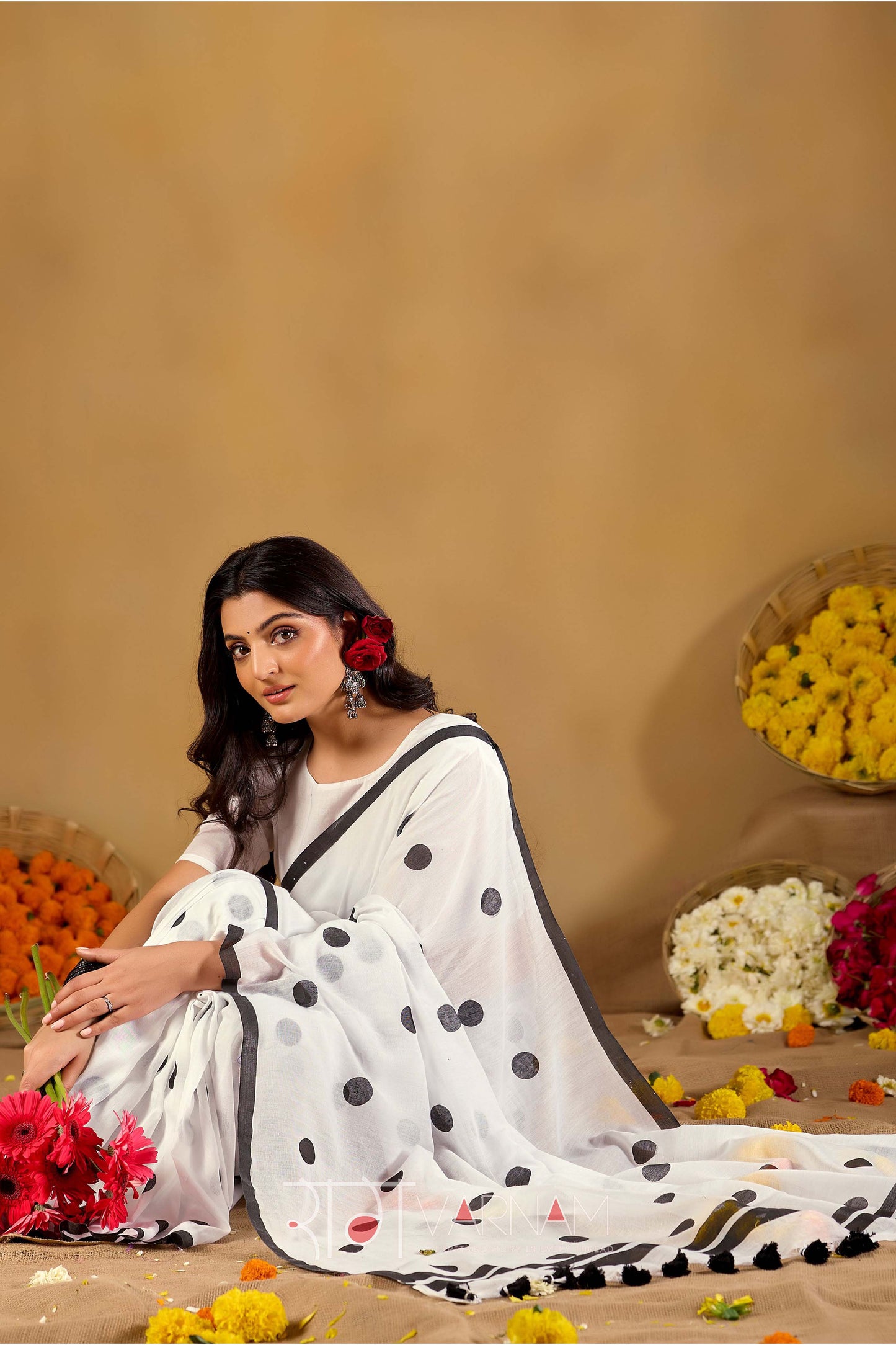 Raag Varnam White Handloom Print Cotton Saree