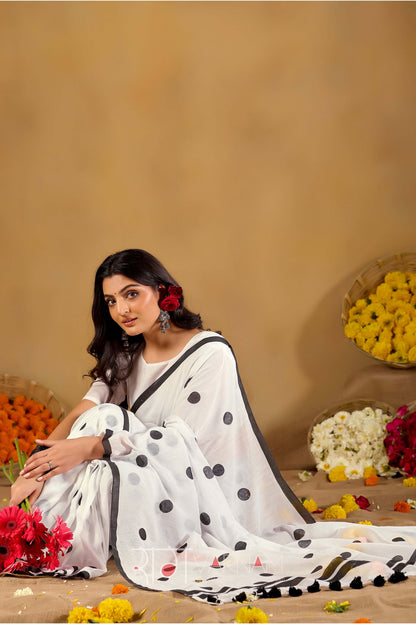 Raag Varnam White Handloom Print Cotton Saree