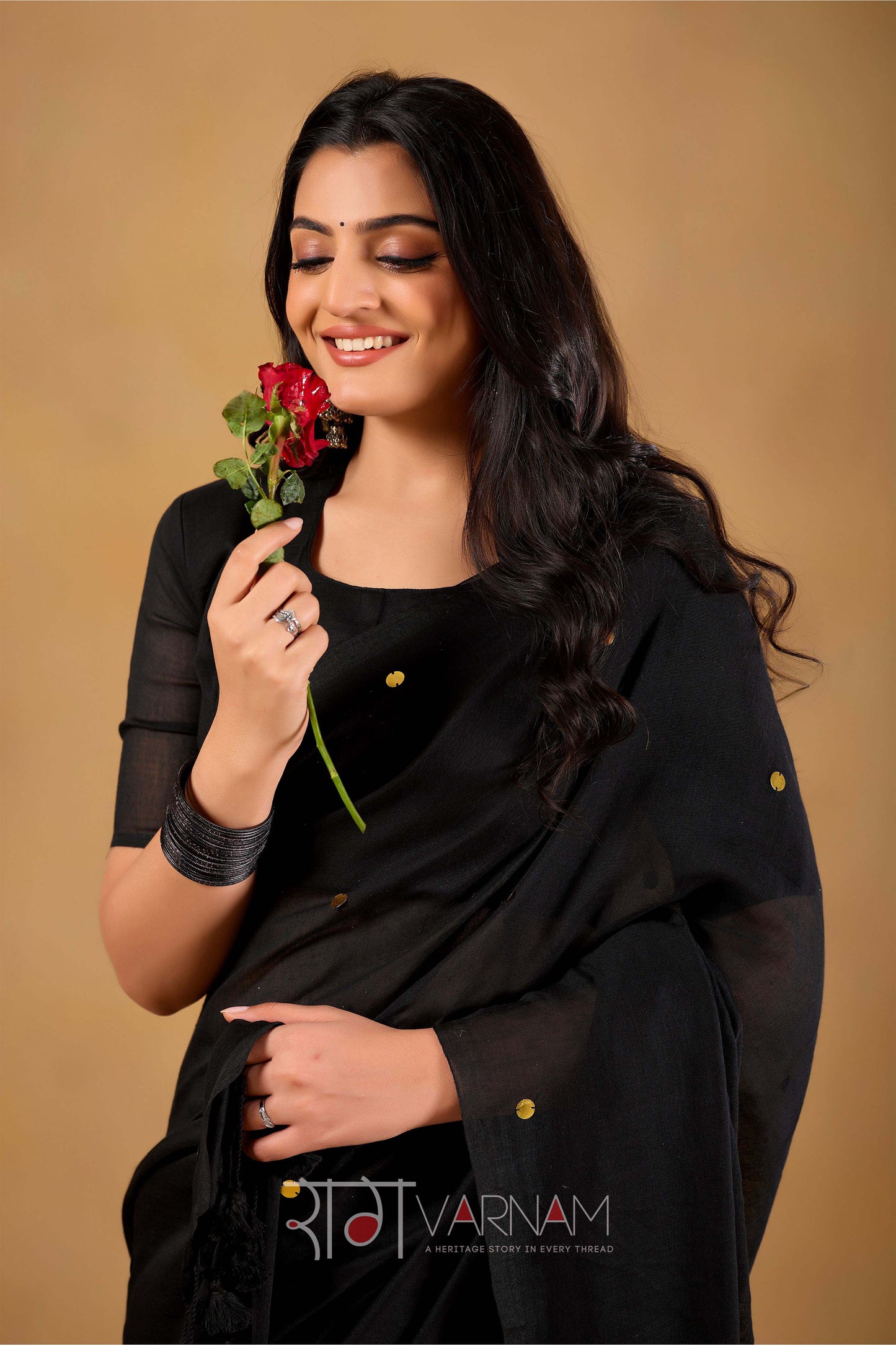 Raag Varnam Black  Handloom Gini Cotton Saree