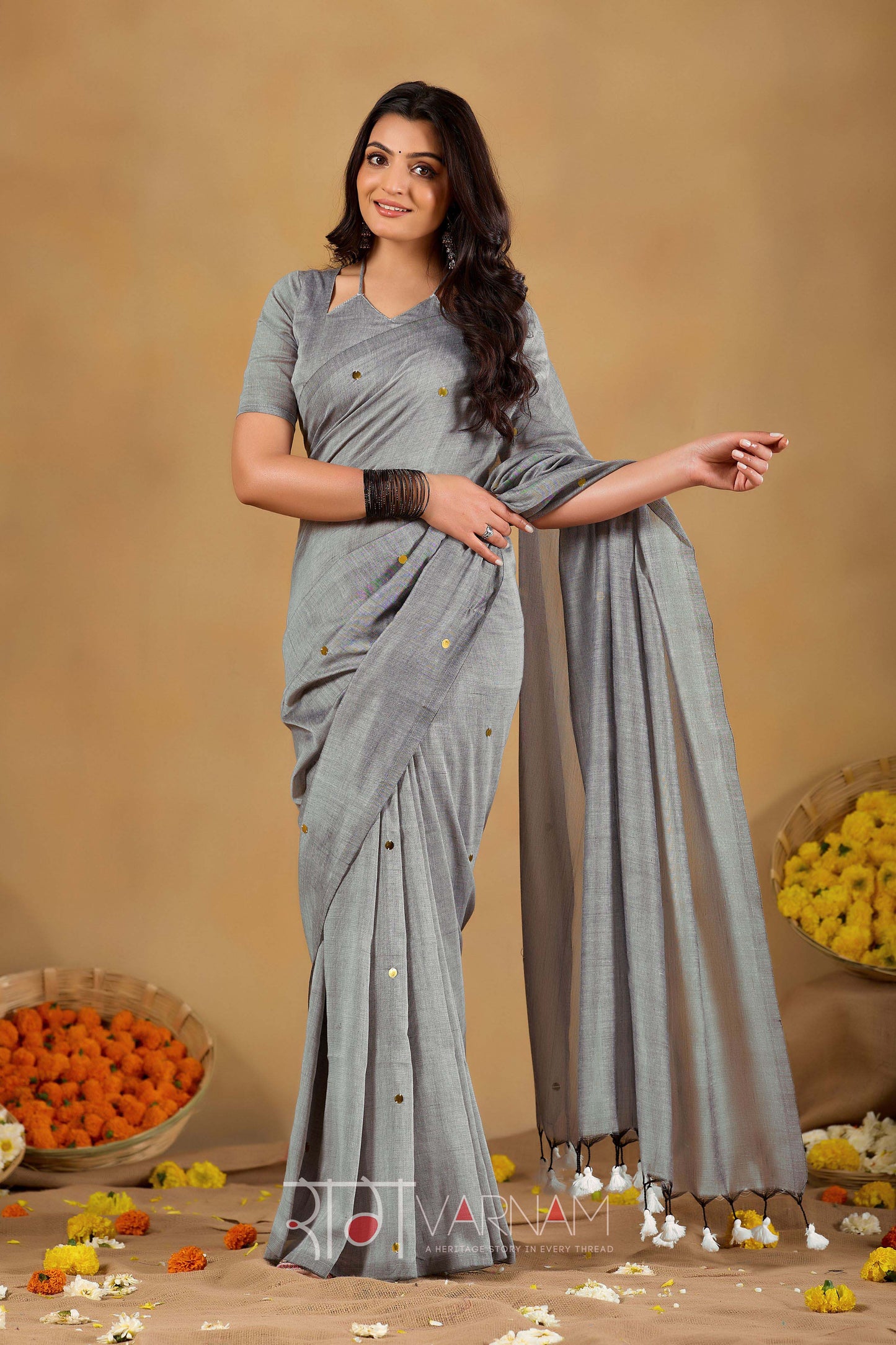 Raag Varnam Grey Handloom Gini Cotton Saree