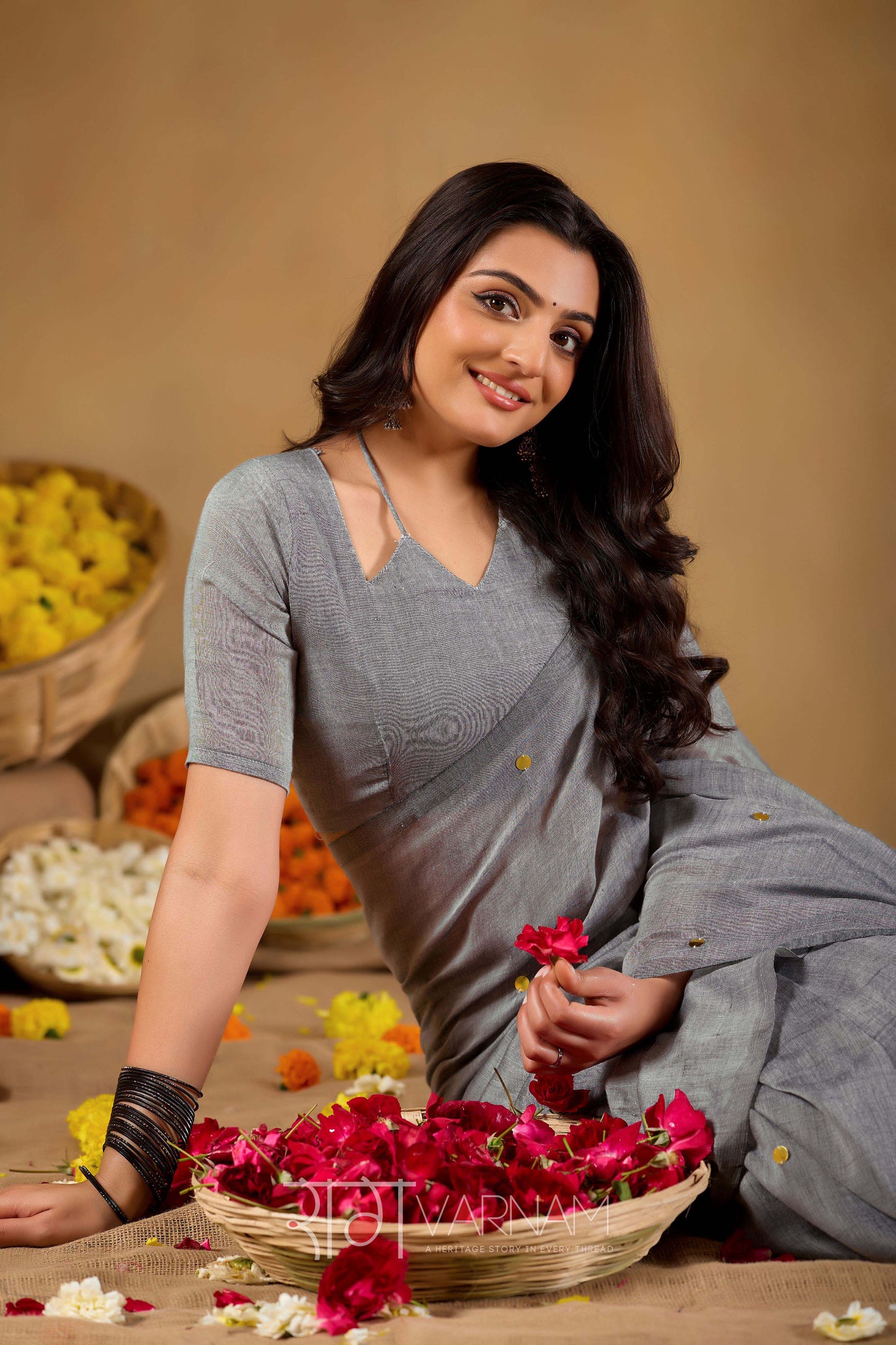 Raag Varnam Grey Handloom Gini Cotton Saree